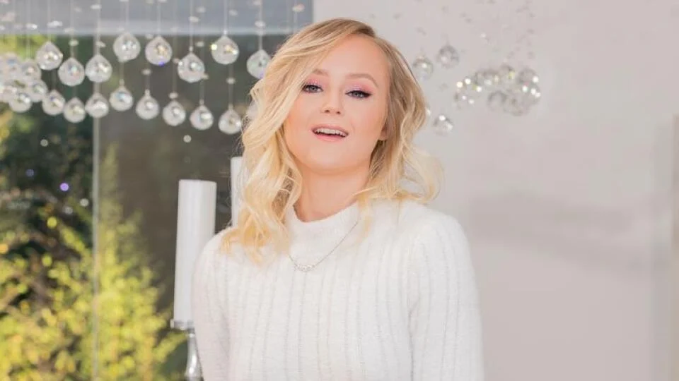 Who is Natalia Queen? Age, Career, Family, Net Worth, Height Bio 2024